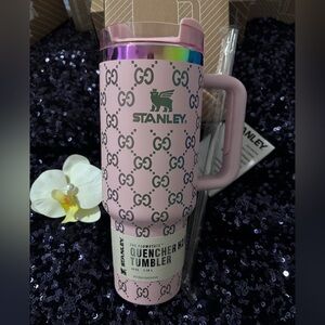 🎁Stanley Pink Patterned Tumbler with Handle🎁